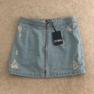 Light Denim Storia Skirt. Medium. NWT